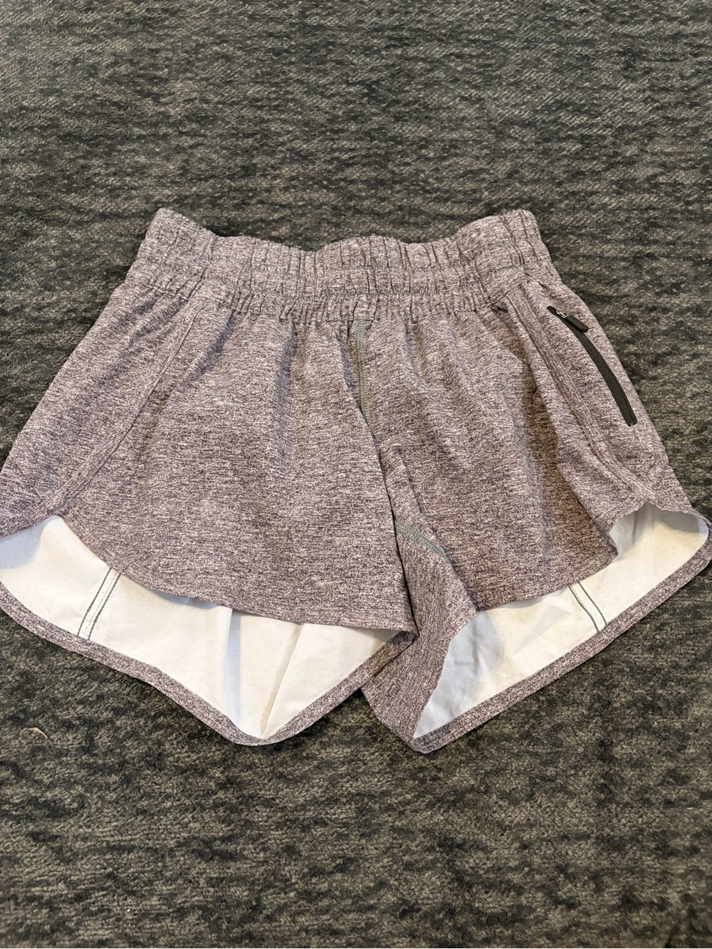 Lululemon Tracker Short V*4"
Heather Lux Multi Black
